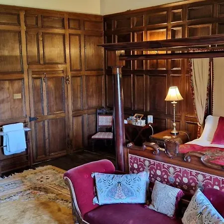 Nocleg ze śniadaniem Braithwaite Hall 5*