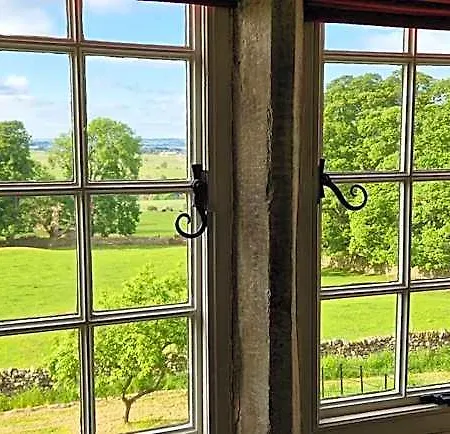 Braithwaite Hall Bed & Breakfast