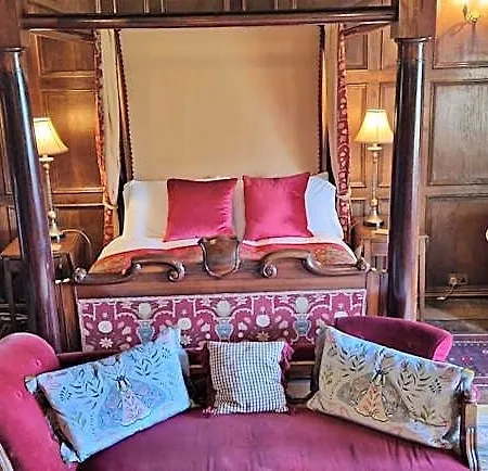 Braithwaite Hall Bed & Breakfast 5*