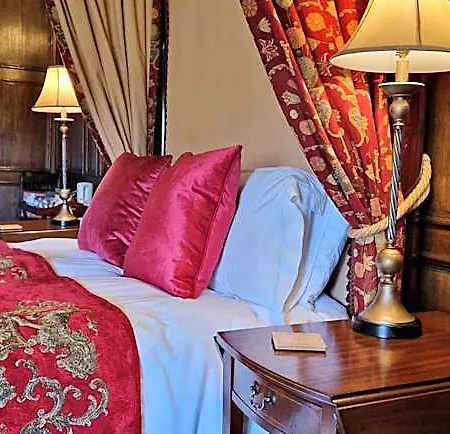 Braithwaite Hall Bed & Breakfast 5*