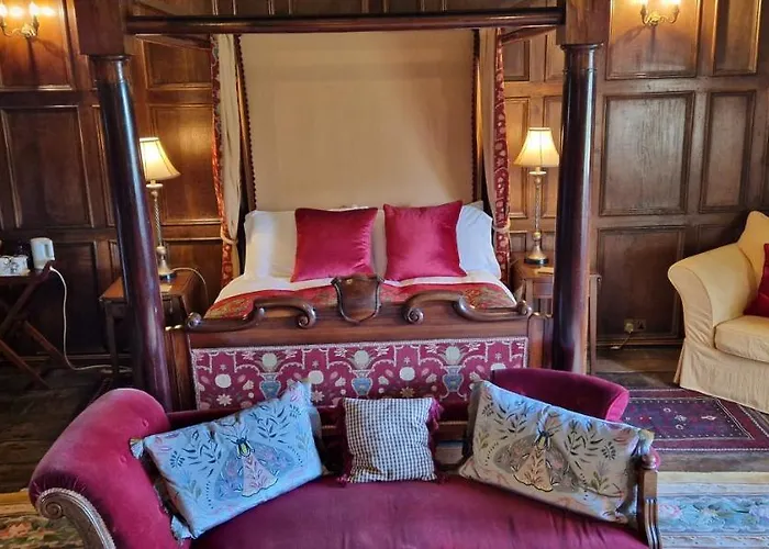 Braithwaite Hall Bed & Breakfast Bed & Breakfast Middleham